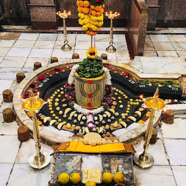 Nashik To 5 Jyotirling Darshan Cab
